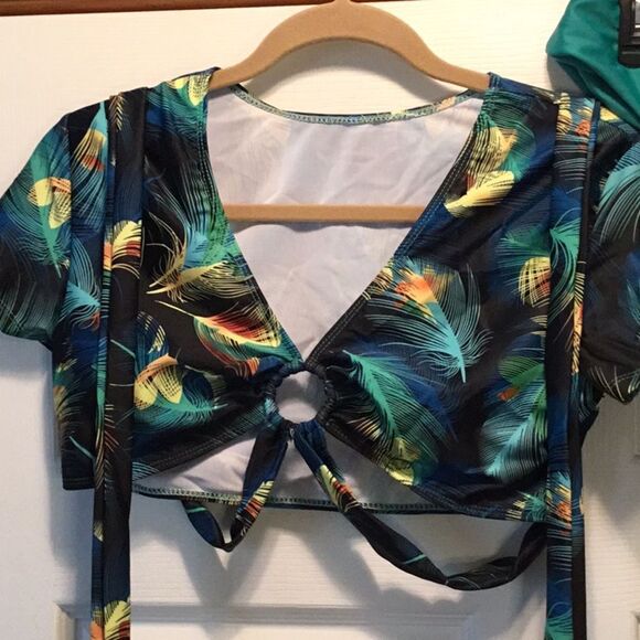 Two Piece Swimsuit Green Yellow Swim Top Bottoms Size Medium New - Picture 3 of 4
